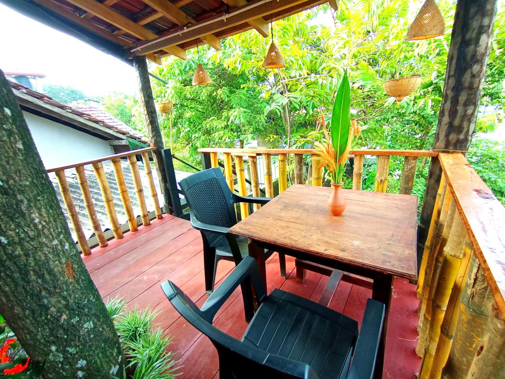 Parrot Tree House Villa Mirissa Exterior photo